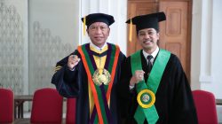 Sarjana Menyusuri Lumpur Demi Harapan Baru
